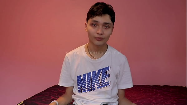 Donovan’s first video. Unboxing huge dildo and trying out. (FULL VIDEO HD) Twink Riding & Cum