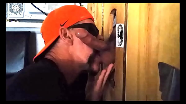 GH: Two Hot Regular Feeders Share the Gloryhole