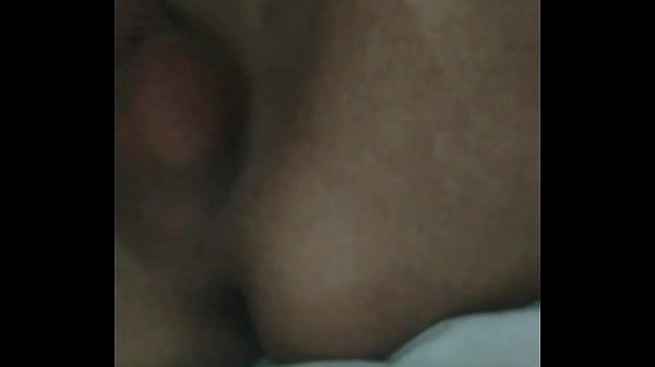 Punhetando e gozando