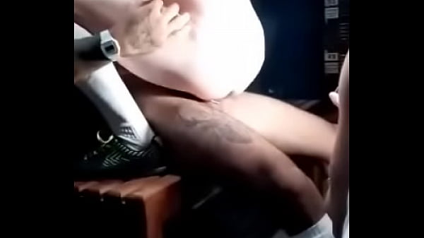 Sentando no Jogador no vestiário