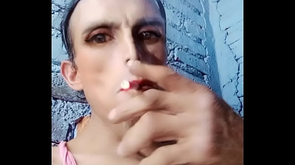 Sexy putita quiere montar una verga enorme