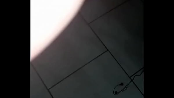 Tatuado gozando muito e provando a própria porra!!!