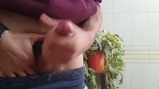 Teen twink huge cumshot