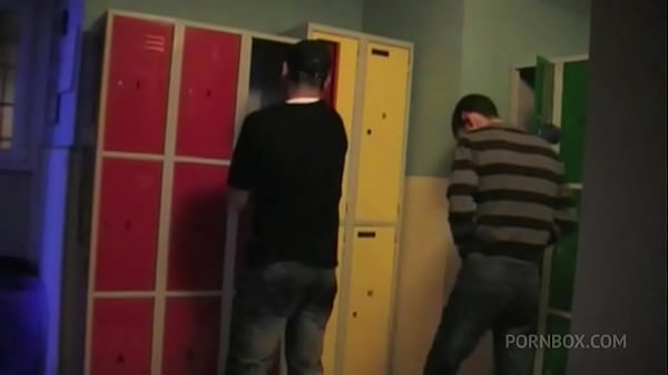 tow sexy french twinks fuckjing in sport locker room