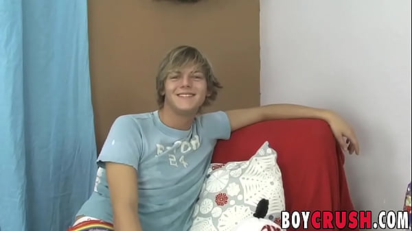 Twink gay Dillon Samuels receives blowjob while masturbating