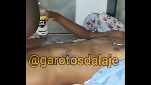 CHUPANDO O BROO QUE BEBE