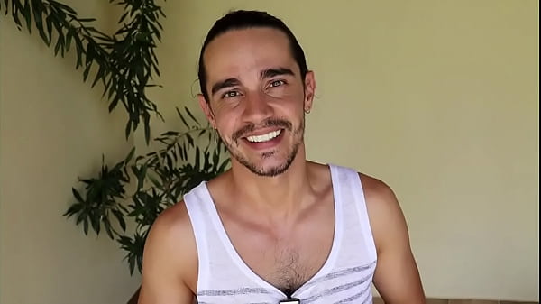 CONTO ERÓTICO GAY  – O GRINGO (DONO DO QUIOSQUE DA PRAIA) NARRAÇÃO: JUAN CALABARES