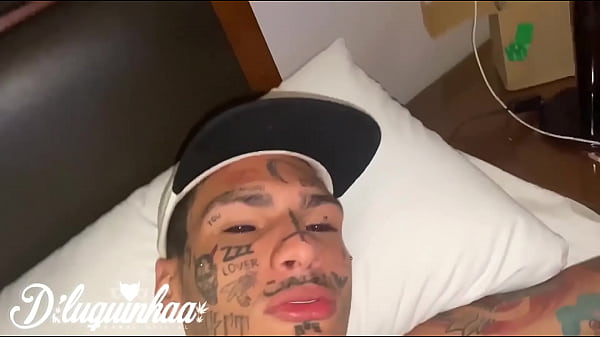 Hetero casado fugiu de casa escondido da sua mulher para me dar o seu cuzinho virgem no pelo