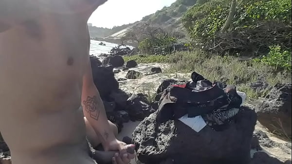 Punho na praia 2 twitter @Hjbspotiguar