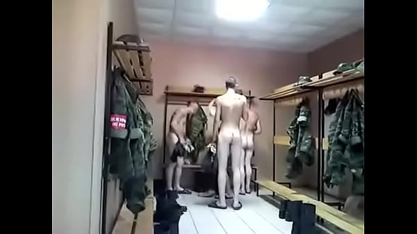 Soldados en los vestuarios