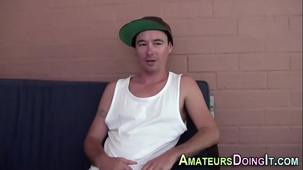 Amateur hunk spunks solo