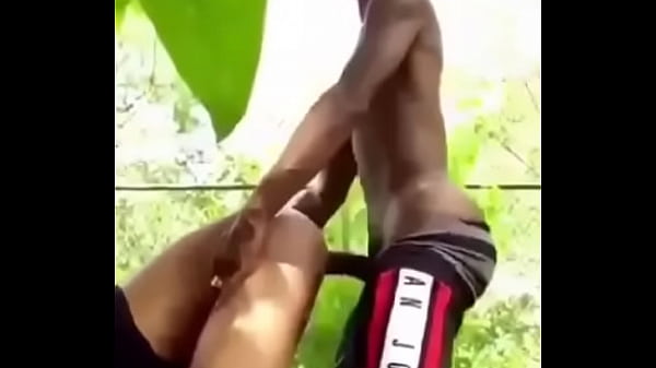 Mon ami Assane a limer son bb devant moi pour m’exciter comme un fou j’ai su filmer la belle scene de baise