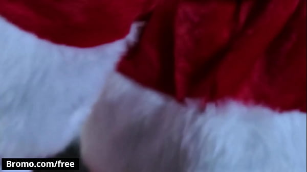 Brenner Bolton Prepares Cookies And Milk For Santa Claus Jaxton Wheeler To Eat After He Fucks His Ass – BROMO