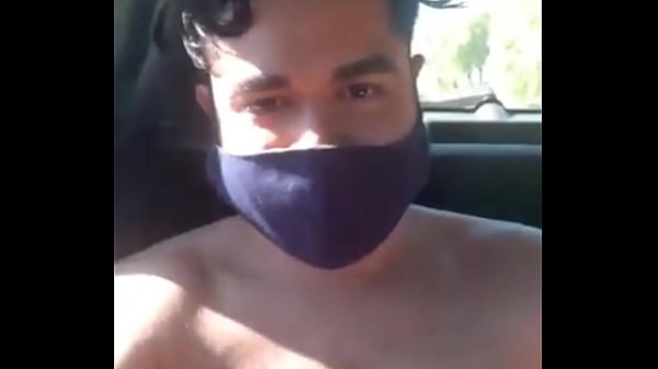 Me desnudo en un uber que no conocía