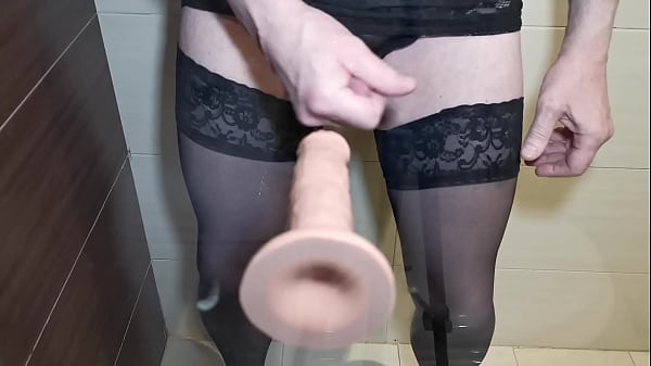 Sissy Slut blogs and makes educational videos from one very closed country in the Middle East