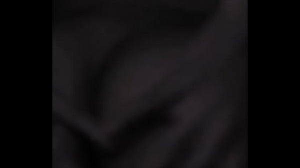 Muestro mi colita por primera vez