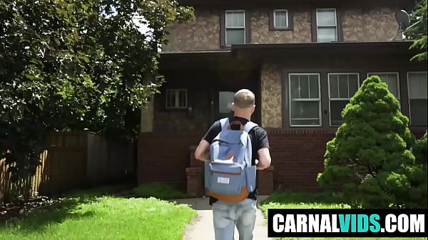 Noah’s College Commute: A Stepson’s Journey to Throating on His Stepdad’s Gigantic Cock! Adam Snow, Noah White