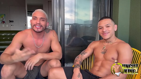 NOVINHO DANDO A BUNDA