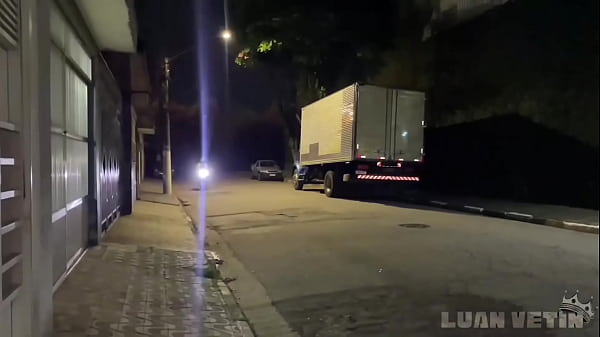 Passageiro safado, quis dar calote, fiz pagar Chupando meu pau até eu gozar na boquinha dele !